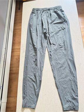 Outdoor Voices Light Green Women's Trek Pants size small